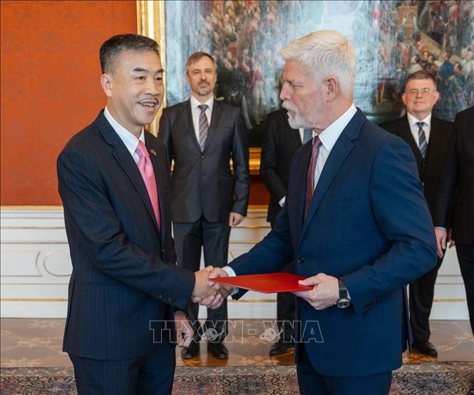 Tổng thống CH Séc đánh giá cao mối quan hệ hữu nghị truyền thống với Việt Nam