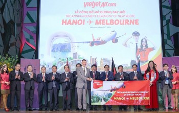 vietjet cong bo duong bay melbourne ha noi tai dien dan doanh nghiep viet nam australia 2024