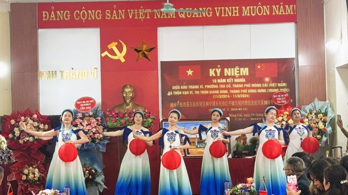 10 năm kết nghĩa giữa khu Tràng Vĩ (Việt Nam) với thôn Vạn Vĩ (Trung Quốc)