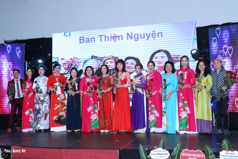Phát động cuộc thi viết tản văn, thơ về “Người phụ nữ Việt Nam nơi xa xứ”