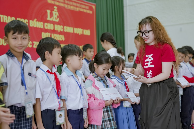 Zhi Shan Foundation trao gần 3 tỷ đồng học bổng cho học sinh, sinh viên có hoàn cảnh khó khăn