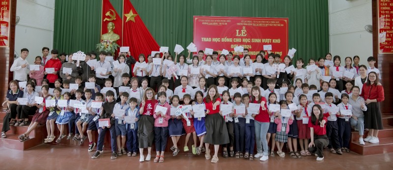 Zhi Shan Foundation trao gần 3 tỷ đồng học bổng cho học sinh, sinh viên có hoàn cảnh khó khăn