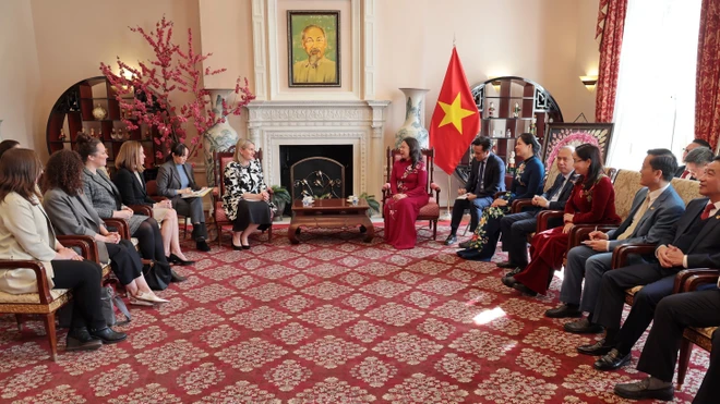 Phó Chủ tịch nước Võ Thị Ánh Xuân gặp các chính khách Hoa Kỳ