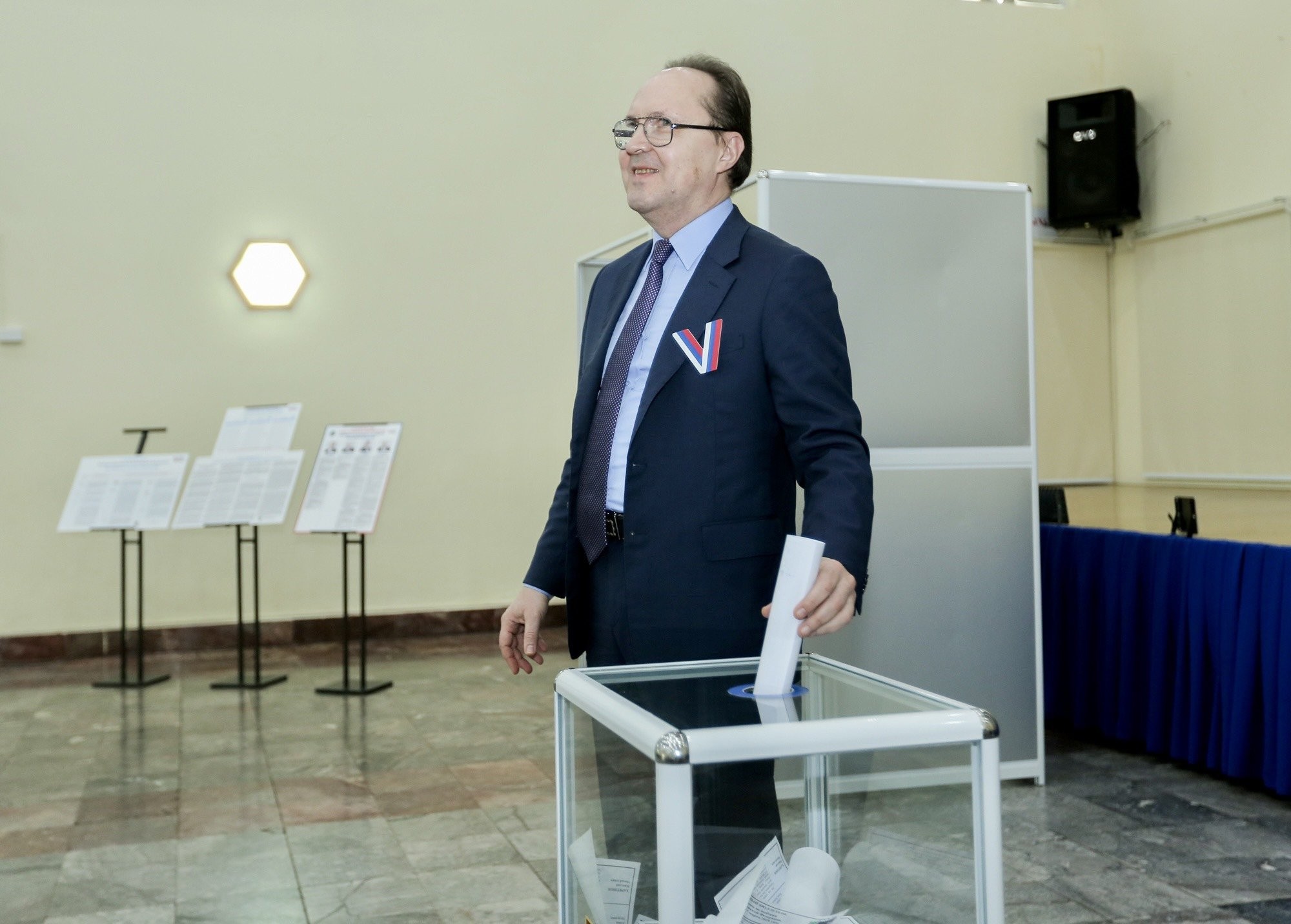 Cử tri Nga tại Việt Nam đi bỏ phiếu bầu Tổng thống
