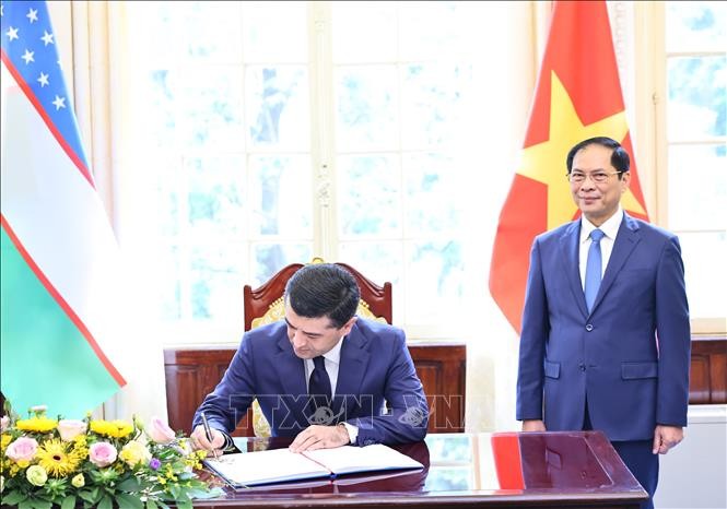 Tạo xung lực mới cho tăng cường hợp tác Việt Nam - Uzbekistan