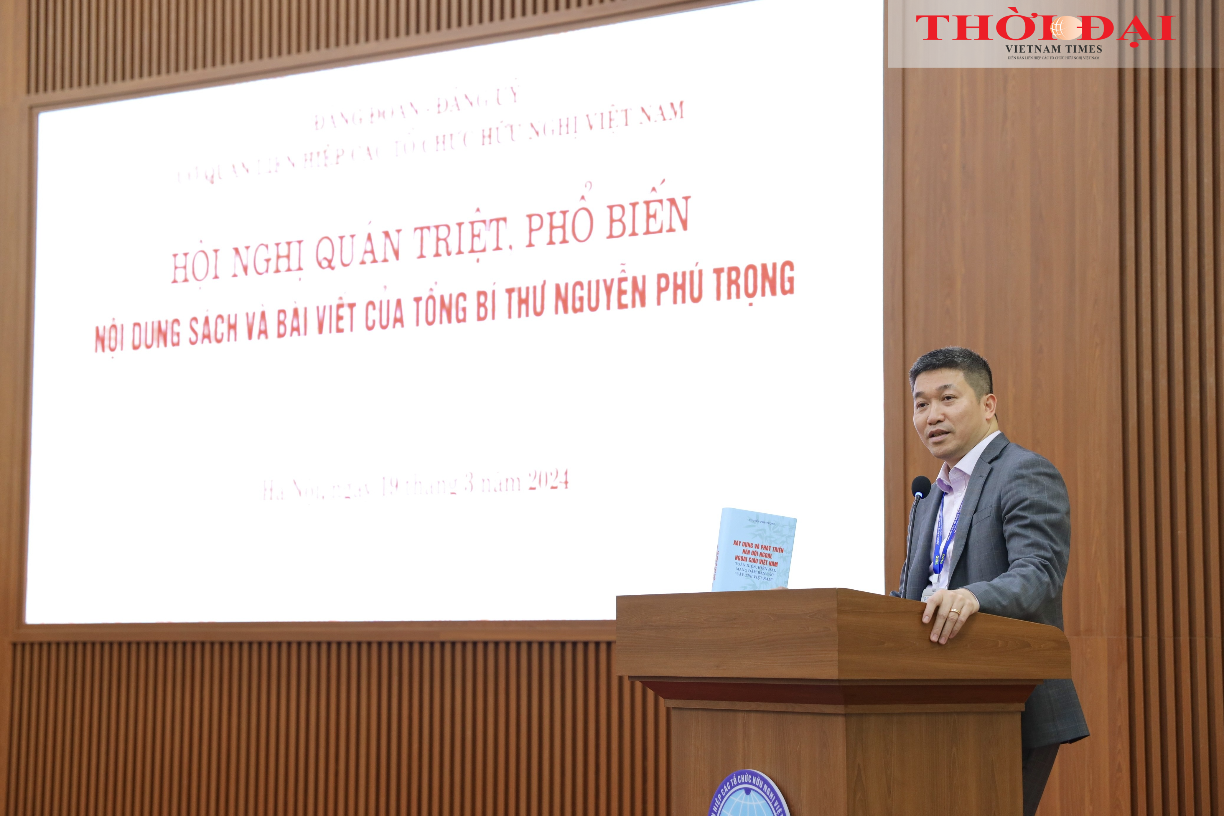 Chủ tịch Liên hiệp các tổ chức hữu nghị Việt Nam Phan Anh Sơn phát biểu tại Hội nghị. (Ảnh: Đinh Hòa)