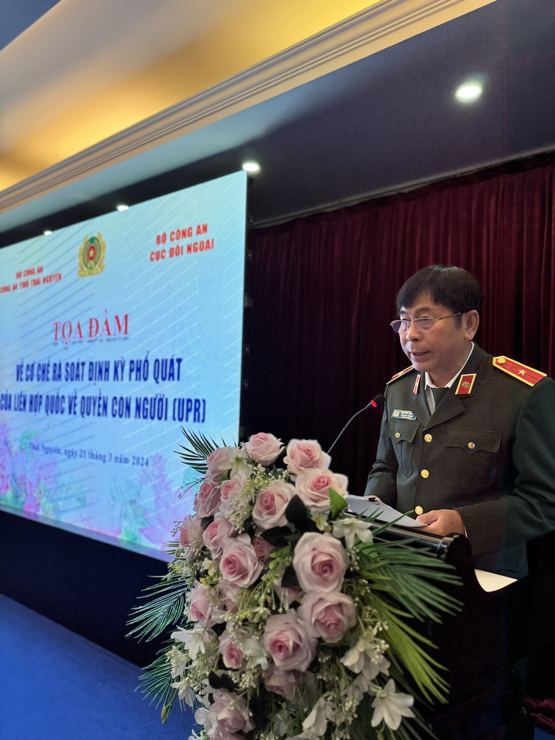 Thiếu tướng Nguyễn Văn Kỷ, Phó Cục trưởng Cục Đối ngoại, Bộ Công an phát biểu tại Hội nghị. 