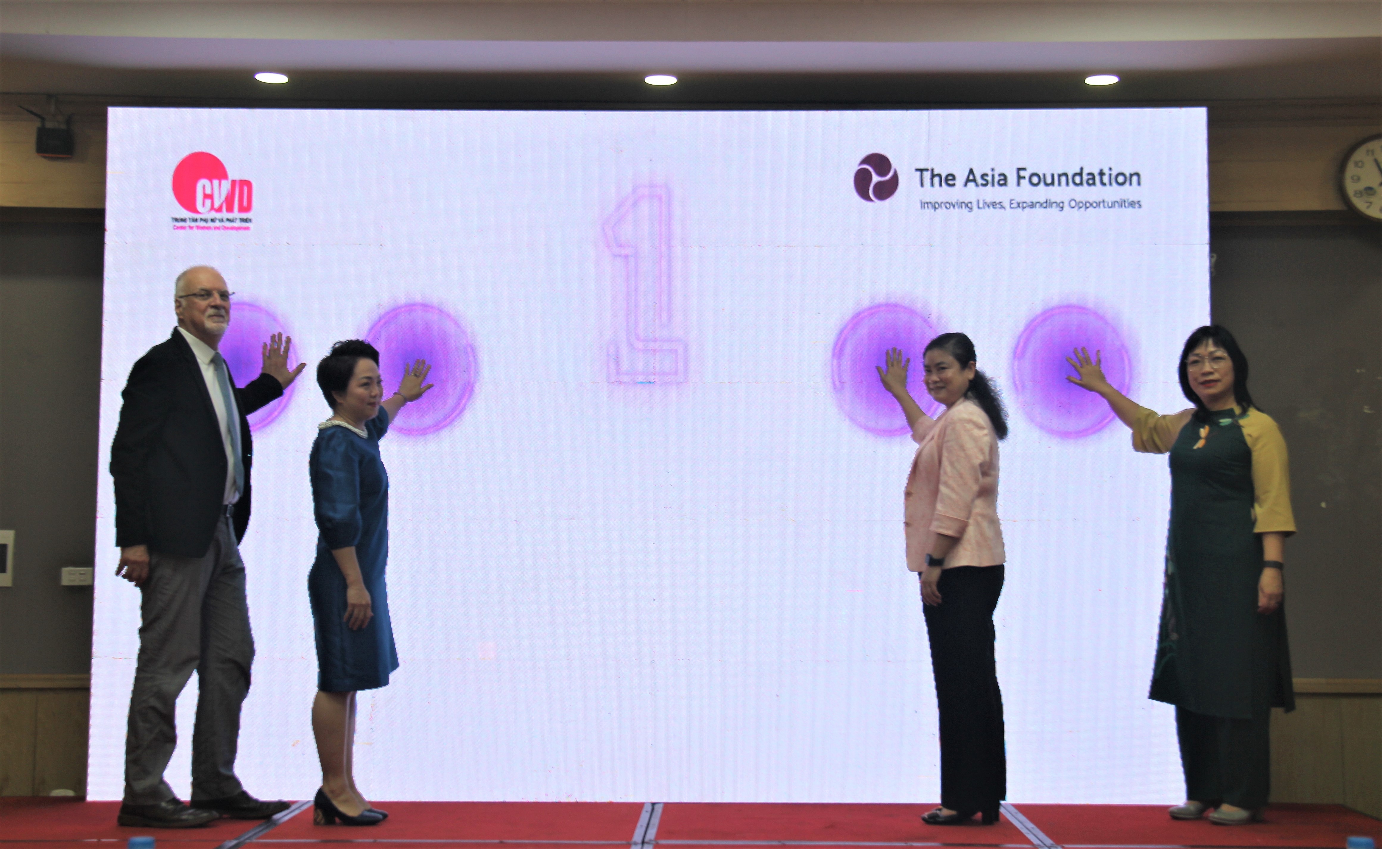 Tập huấn kiến thức tài chính, kỹ thuật số cho các doanh nghiệp do phụ nữ làm chủ tại Việt Nam