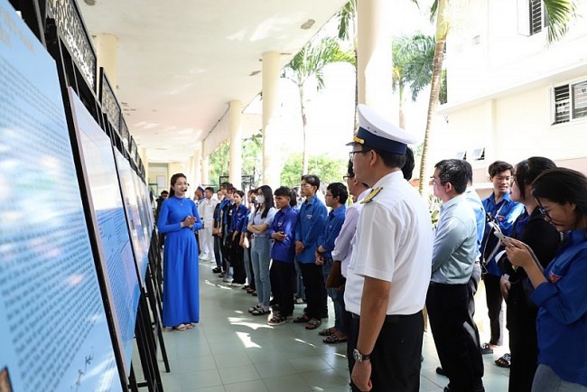 Lan tỏa lòng yêu nước qua Triển lãm “Tuổi trẻ vì biển đảo quê hương” tại Đà Nẵng