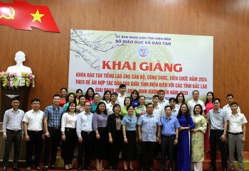 Khai giảng khóa đào tạo tiếng Lào cho 21 công chức, viên chức Điện Biên