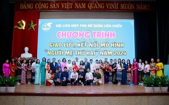 “Người mẹ thứ hai” của sinh viên Lào tại Đà Nẵng