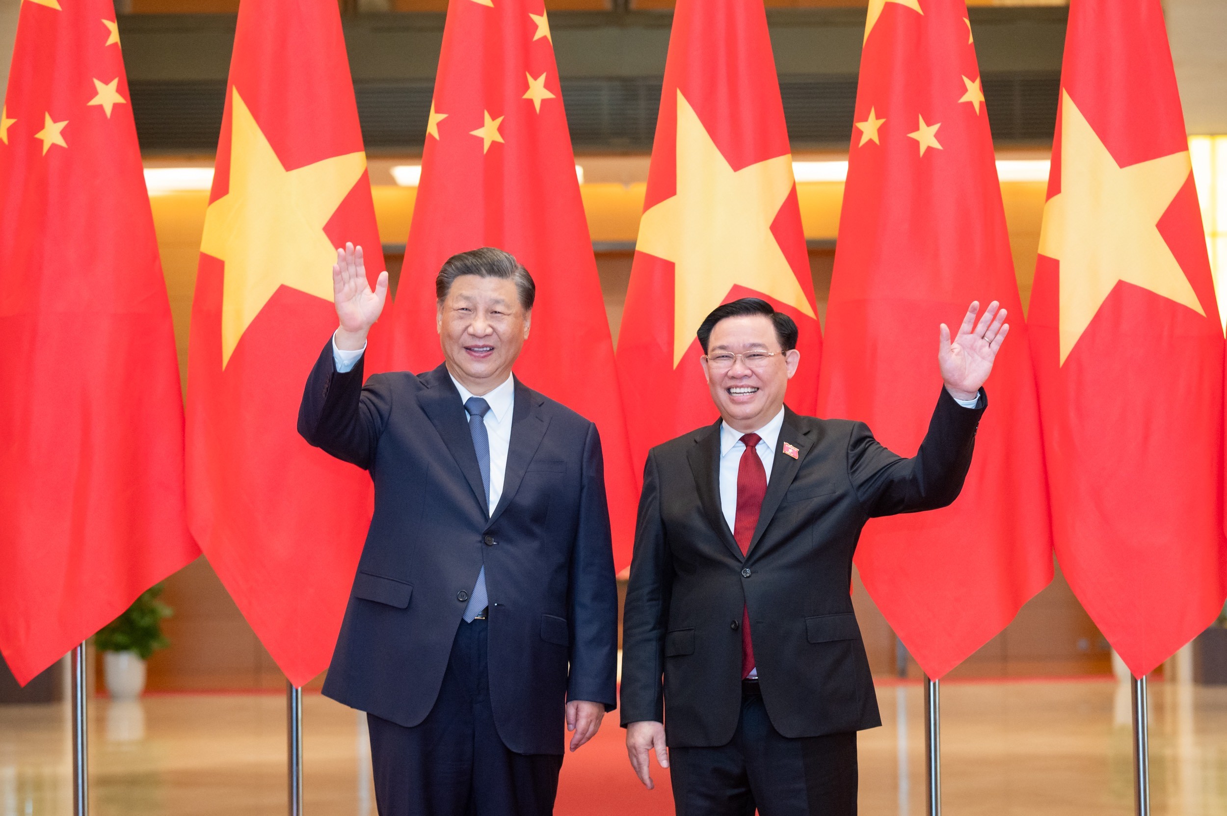 Chủ tịch Quốc hội Vương Đình Huệ và Tổng Bí thư, Chủ tịch nước Cộng hòa Nhân dân Trung Hoa Tập Cận Bình (tháng 12/2023)
