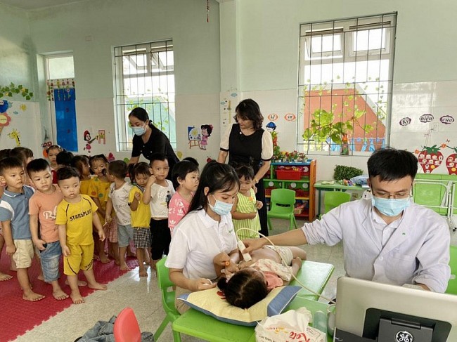 Trẻ em khó khăn ở Quảng Bình được VCF viện trợ khám, phẫu thuật tim miễn phí