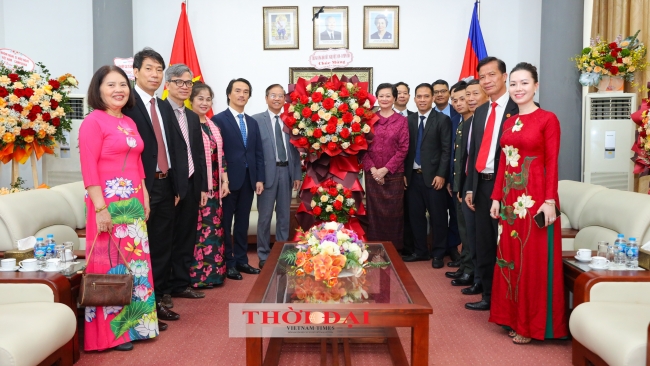 Hội hữu nghị Việt Nam - Campuchia chúc tết Đại sứ quán Campuchia tại Việt Nam