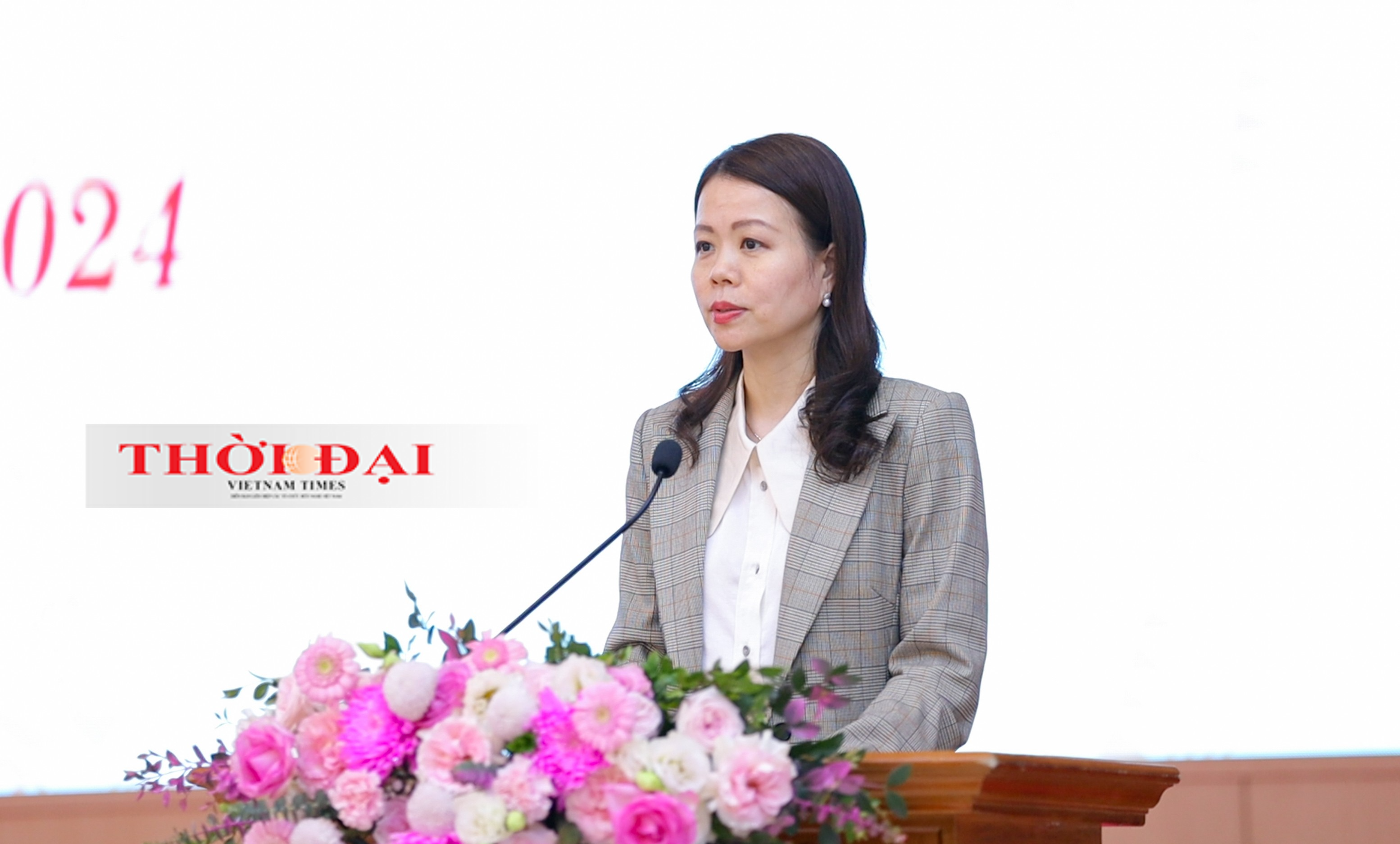 Bà Nguyễn Minh Hằng, Thứ trưởng Bộ Ngoại giao, Chủ nhiệm Ủy ban 