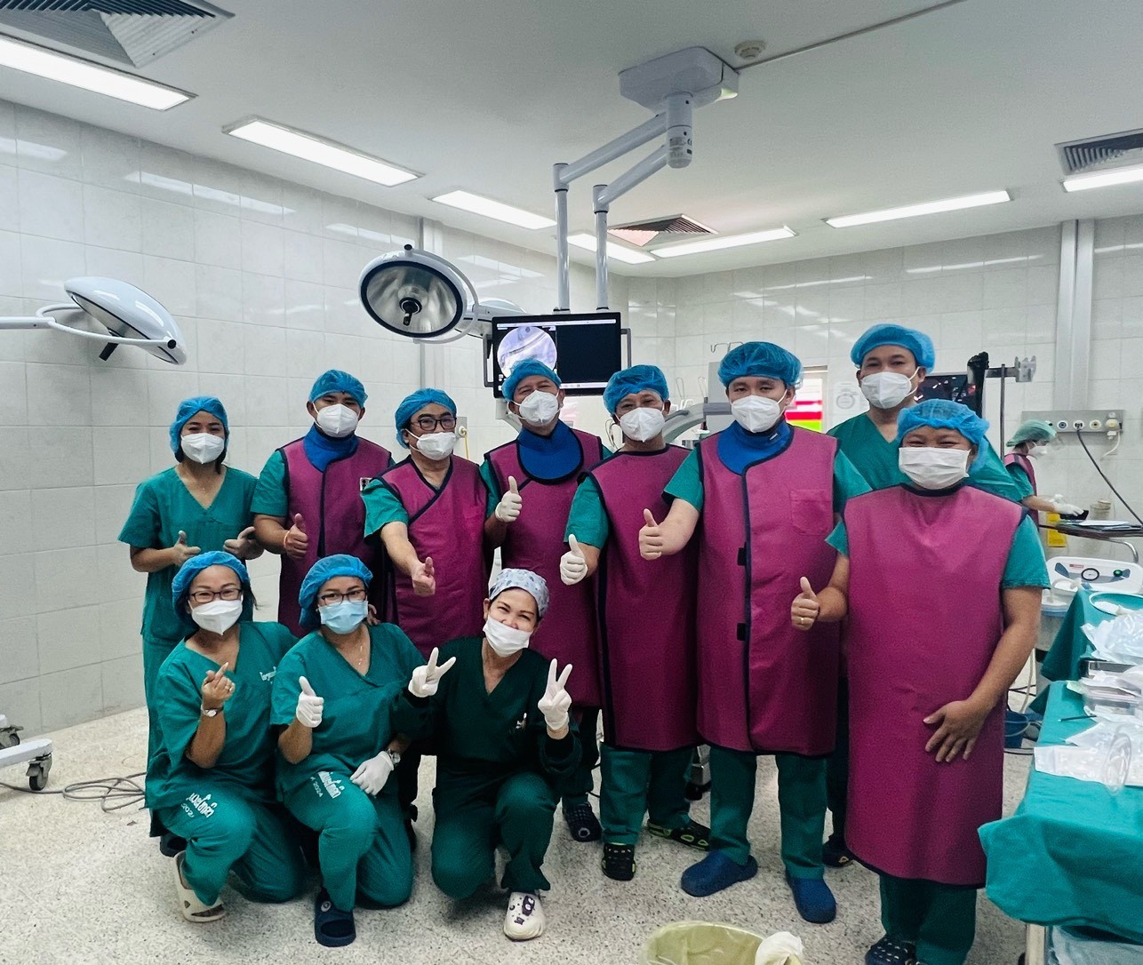 Bác sĩ Việt Nam hỗ trợ Lào nâng cao kỹ thuật can thiệp nội soi tiêu hóa