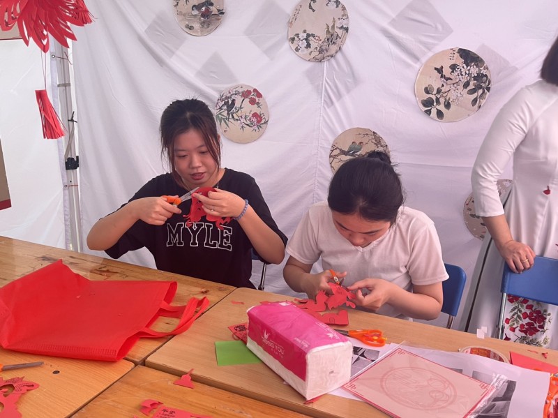 Sinh viên, học sinh Việt Nam trải nghiệm văn hoá Trung Quốc