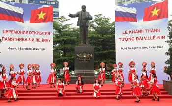 khanh thanh tuong dai vile nin tai nghe an them mot bieu tuong cua tinh huu nghi viet nga