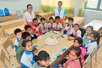 Thêm gần 36 tỷ đồng hỗ trợ chăm sóc trẻ em ở huyện Ba Tơ (Quảng Ngãi)
