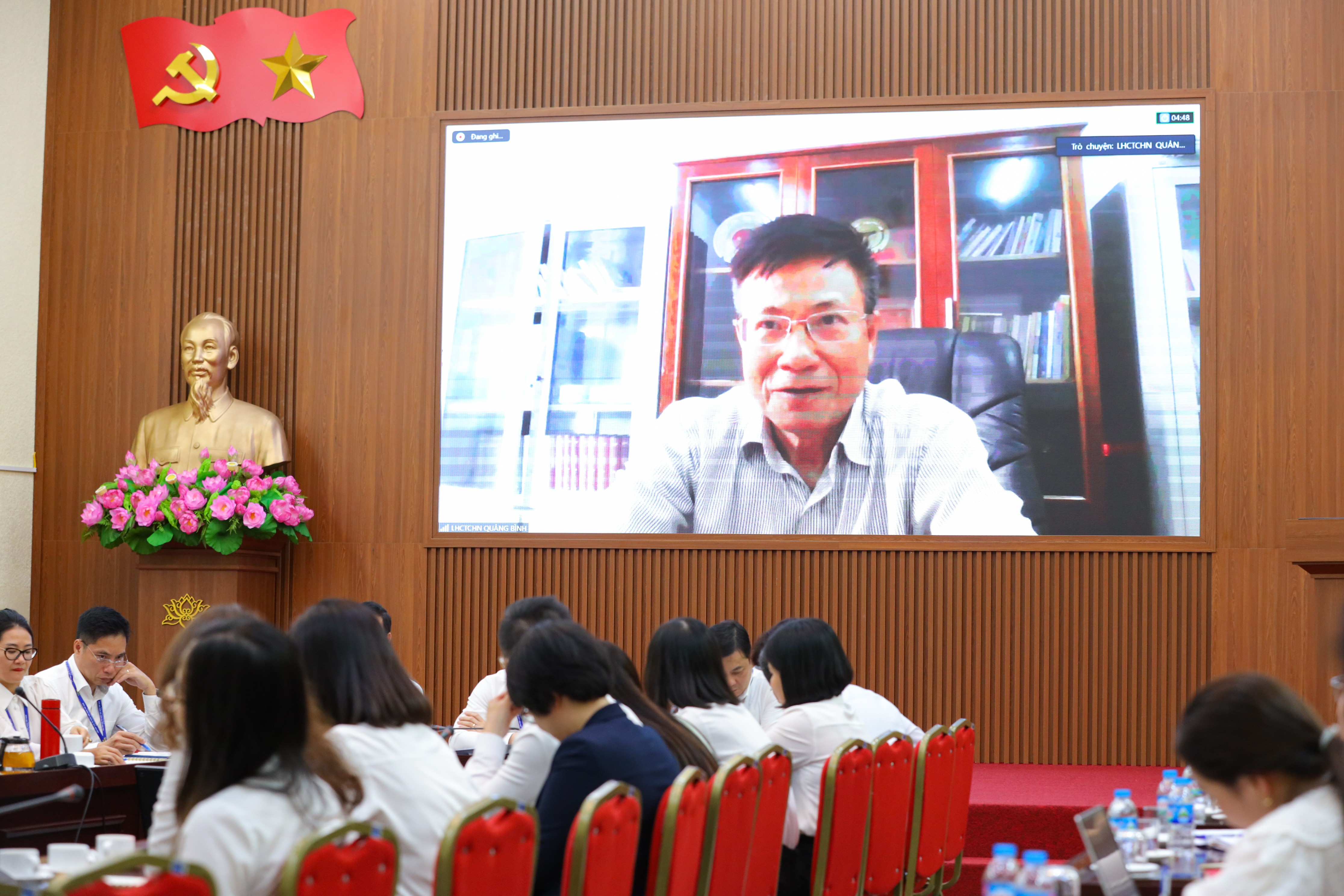 Ông Lương Ngọc Bính, Chủ tịch Liên hiệp các tổ chức hữu nghị tỉnh Quảng Bình phát biểu tại điểm cầu Quảng Bình. (Ảnh: Đinh Hòa)