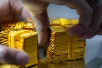Hạ giá đặt cọc đấu thầu vàng miếng xuống 80,7 triệu đồng/lượng