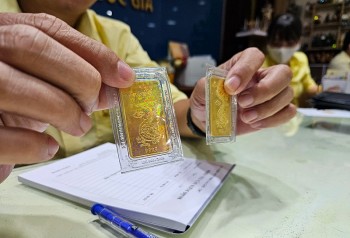 2 thanh vien trung thau 3400 luong vang sjc trong phien dau thau dau tien