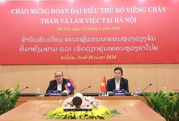 Hà Nội - Vientiane trao đổi kinh nghiệm phát triển du lịch