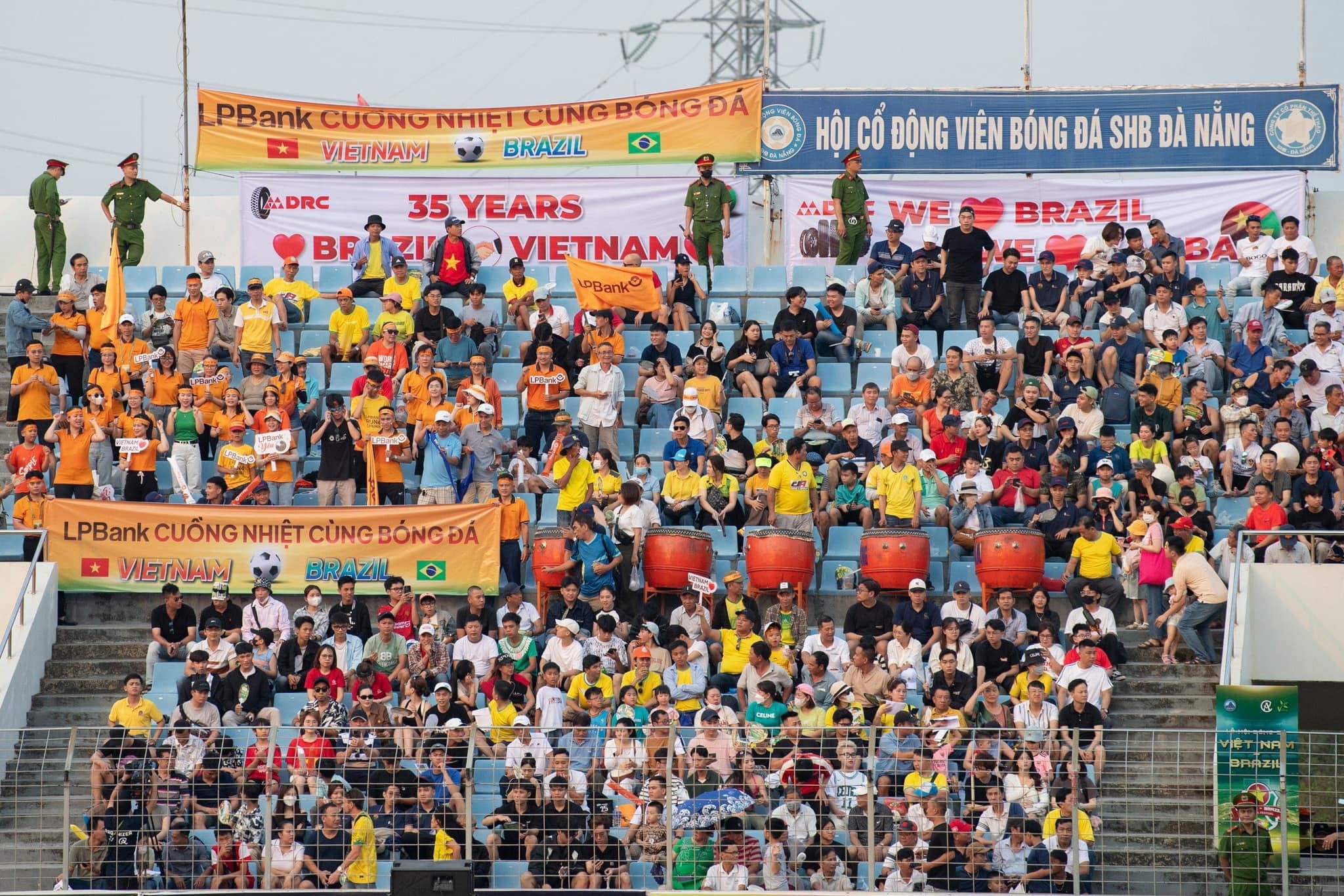 Lễ hội bóng đá Brazil - Việt Nam thu hút hàng nghìn người hâm mộ bóng đá và khách du lịch