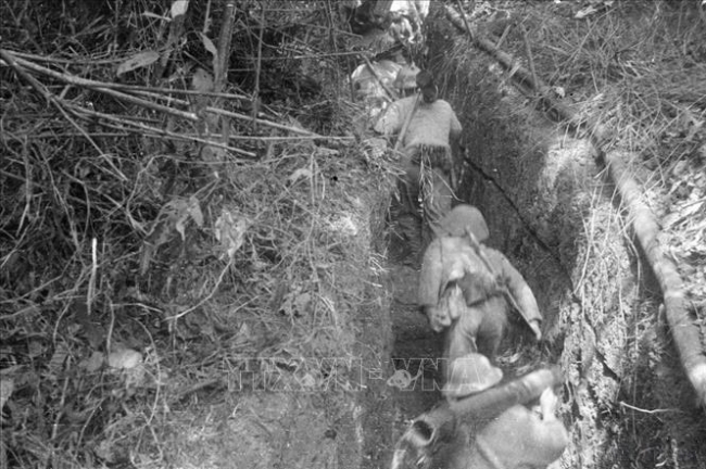 Những đường hào siết chặt "con nhím thép" ở Điện Biên Phủ