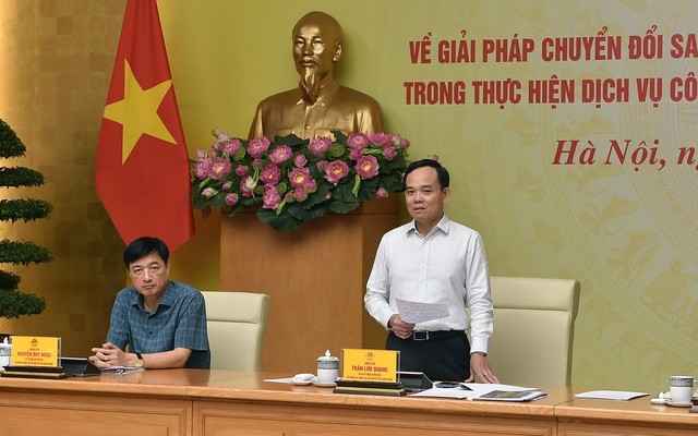 Phó Thủ tướng Trần Lưu Quang yêu cầu các bộ, ngành, địa phương quyết tâm thực hiện mục tiêu thống nhất sử dụng một tài khoản là VNeID trong thực hiện thủ tục hành chính từ ngày 1/7/2024. (Ảnh: VGP/Hải Minh)