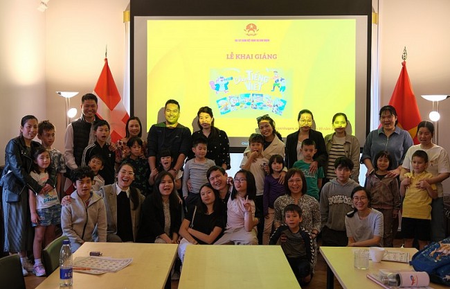 Khai giảng lớp học tiếng Việt dành cho con em cộng đồng người Việt tại Đan Mạch