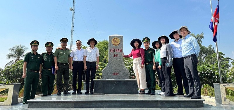 Thúc đẩy công tác người Việt Nam ở nước ngoài và hỗ trợ cộng đồng người gốc Việt tại tỉnh Cần Thơ, Đồng Tháp, An Giang