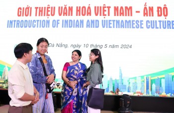 Giới thiệu văn hóa Việt Nam - Ấn Độ tới sinh viên Đà Nẵng