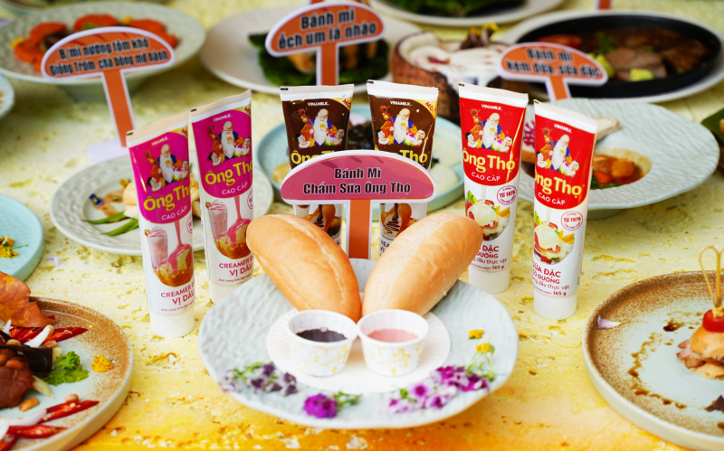 Bánh mì chấm sữa đặc - tự hào văn hóa ẩm thực Việt