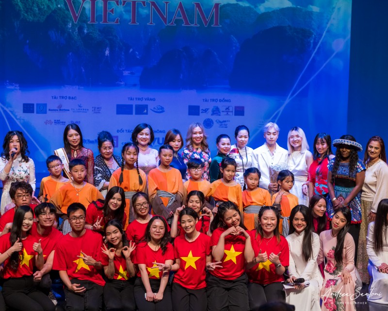 100 nghệ sĩ quảng bá văn hóa Việt Nam tại Anh