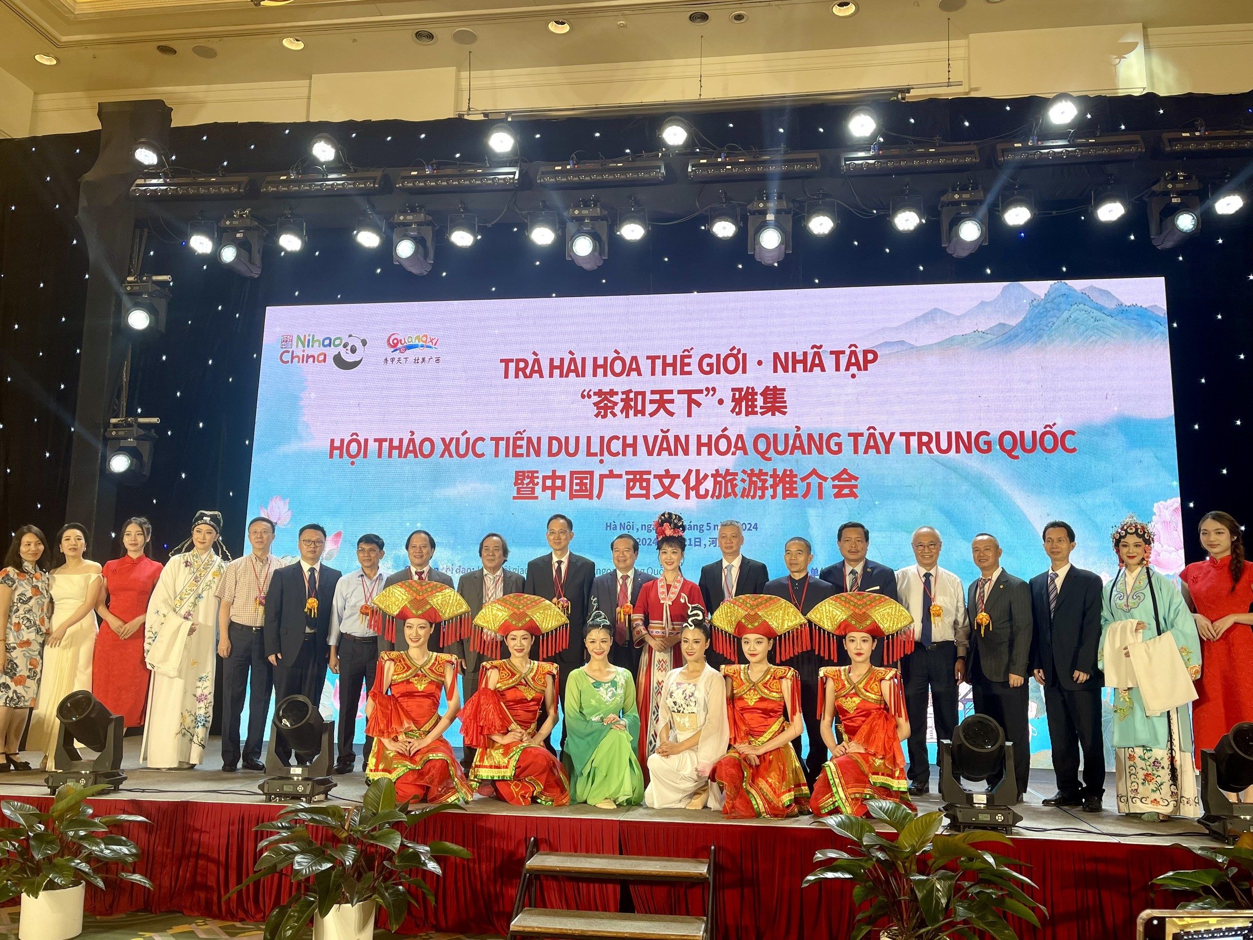Thúc đẩy trao đổi văn hóa Trung - Việt qua hợp tác, giao lưu du lịch