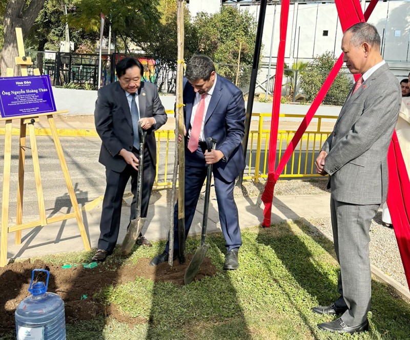 Công viên Hồ Chí Minh tại quận Cerro Navia - Nhịp cầu hữu nghị nối liền Việt Nam với Chile