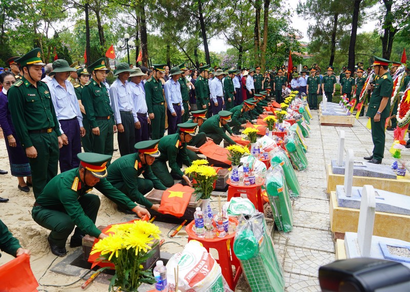 Quảng Trị tổ chức lễ truy điệu và an táng 12 hài cốt liệt sĩ hy sinh trên chiến trường Lào