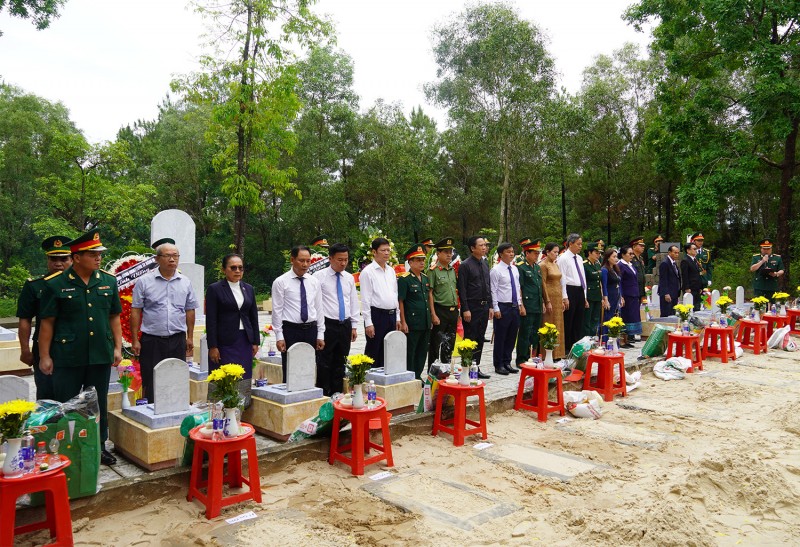 Quảng Trị tổ chức lễ truy điệu và an táng 12 hài cốt liệt sĩ hy sinh trên chiến trường Lào