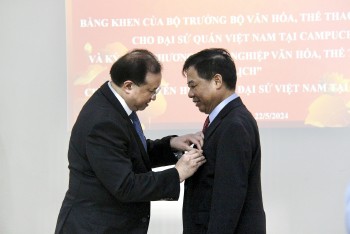 Ghi nhận đóng góp của Đại sứ Nguyễn Huy Tăng cho quan hệ hợp tác văn hóa, thể thao, du lịch Việt Nam - Campuchia