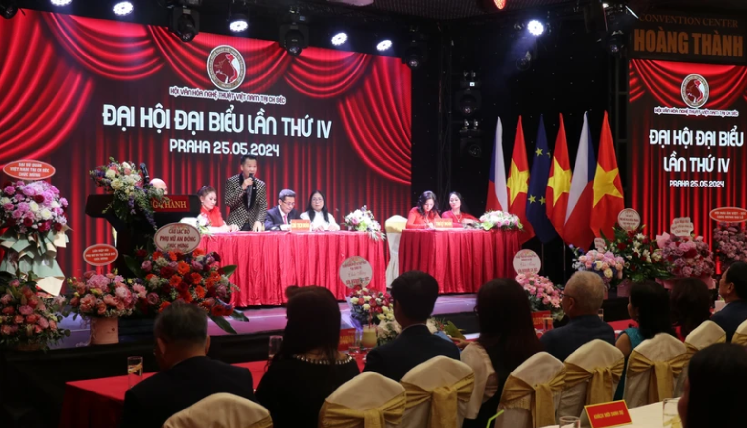 Đại hội đại biểu Hội Văn hoá Nghệ thuật Việt Nam lần thứ 4 tại Cộng hòa Séc. (Ảnh: TTXVN)