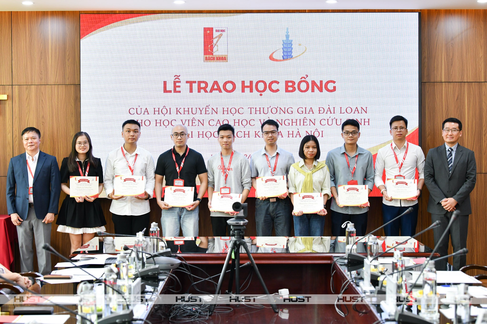 21 học sinh, nghiên cứu sinh Đại học Bách khoa Hà Nội nhận học bổng của Hội Khuyến học Thương gia Đài Loan