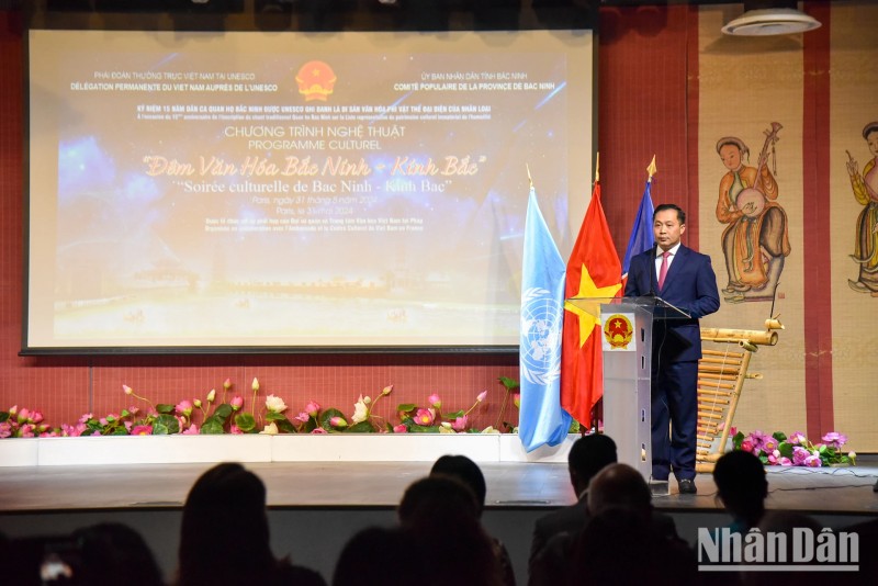 Những hình ảnh ấn tượng trong “Đêm Văn hoá Bắc Ninh - Kinh Bắc” tại Pháp “Đêm Văn hóa Bắc Ninh Kinh Bắc” đầy màu sắc tại Paris