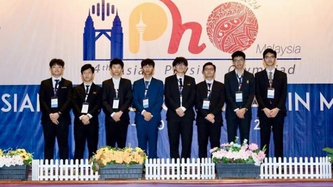 8 học sinh Việt Nam giành huy chương tại Olympic Vật lí châu Á 2024