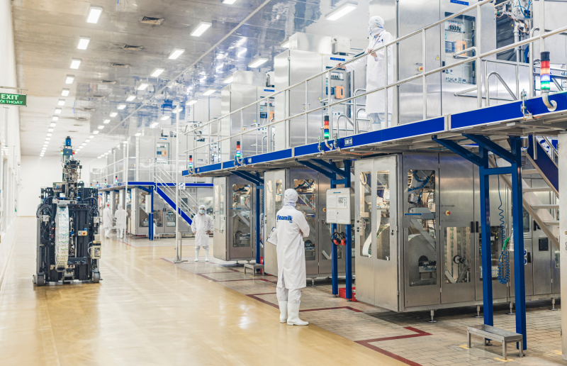 Vinamilk sở hữu hệ thống nhà máy hiện đại, với năng lực sản xuất quy mô lớn.