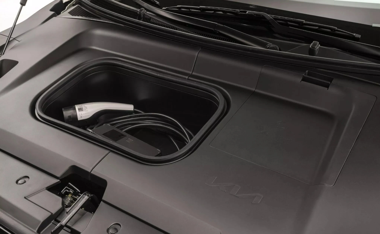 Dung lượng pin của xe sẽ thay đổi theo phiên bản. Bản thấp dùng pin 58,3 kWh nhưng phạm vi di chuyển chưa được công bố. Trong khi đó, bản cao cấp hơn dùng pin có dung lượng 81,4 kWh nên có thể chạy 600km. Dung lượng pin của xe sẽ thay đổi theo phiên bản. Bản thấp dùng pin 58,3 kWh nhưng phạm vi di chuyển chưa được công bố. Trong khi đó, bản cao cấp hơn dùng pin có dung lượng 81,4 kWh nên có thể chạy 600km.