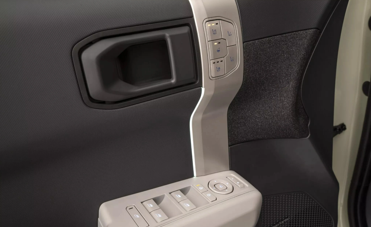 Giá bán của Kia EV3 2024 chưa được công bố. Xe sẽ có 4 bản trang bị, bao gồm Air, Earth, Water và GT-Line. Giá bán của Kia EV3 2024 chưa được công bố. Xe sẽ có 4 bản trang bị, bao gồm Air, Earth, Water và GT-Line.