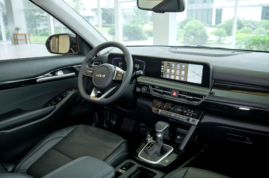 Kia Seltos 1.5G Luxury nâng cấp trang bị với giá bán giữ nguyên.