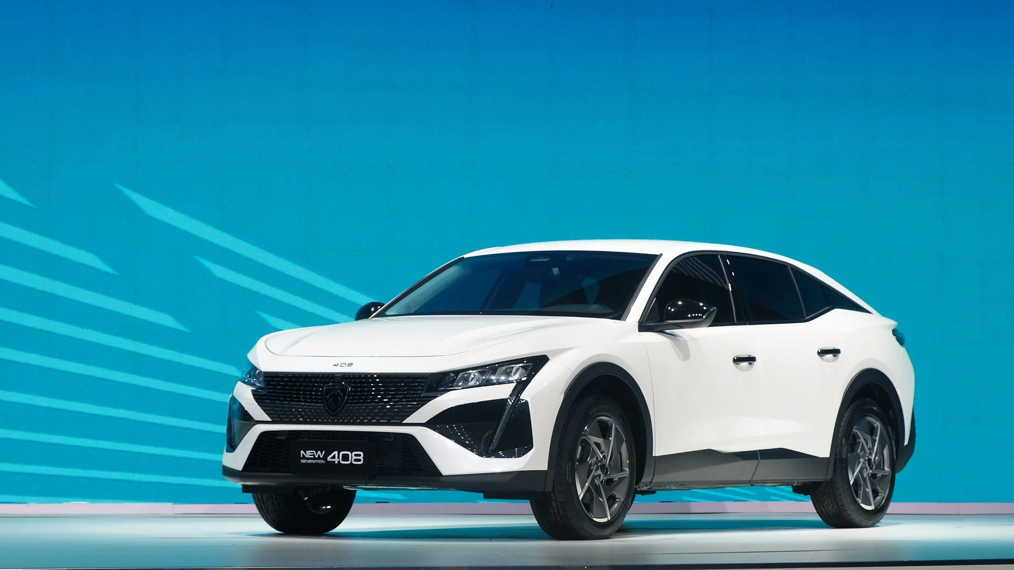 Peugeot 408 mới có thiết kế SUV lai coupe.