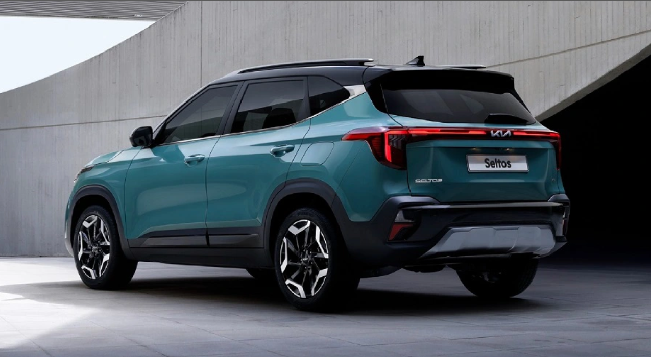 Ở đuôi xe, Kia Seltos có cụm đèn hậu hình chữ L với thiết kế hoàn toàn mới. Tuy nhiên, kích thước xe gần như không thay đổi so với thế hệ hiện tại, cũng là mẫu xe đang bán tại thị trường Việt Nam. Ở đuôi xe, Kia Seltos có cụm đèn hậu hình chữ L với thiết kế hoàn toàn mới. Tuy nhiên, kích thước xe gần như không thay đổi so với thế hệ hiện tại, cũng là mẫu xe đang bán tại thị trường Việt Nam.